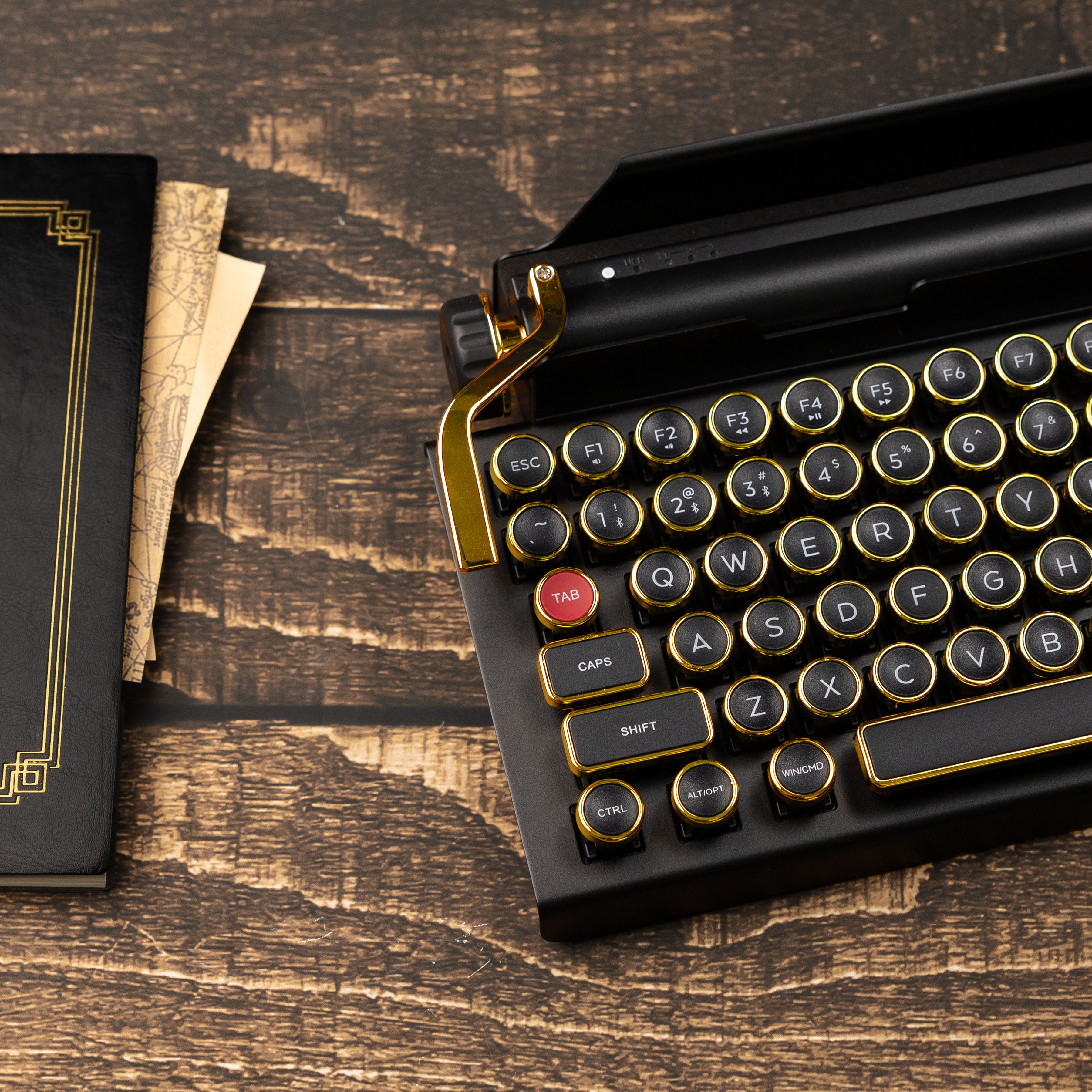 Qwerkywriter ケース　タイプライター　ブラックゴールド　PC BUNDLE BLACK GOLD QWERKYWRITER® + NUMKEY NUMPAD + WRIST REST