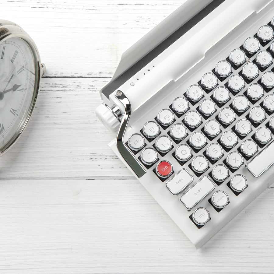 WHITE CHROME SIGNATURE QWERKYWRITER® US LAYOUT