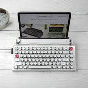 WHITE CHROME SIGNATURE QWERKYWRITER® US LAYOUT