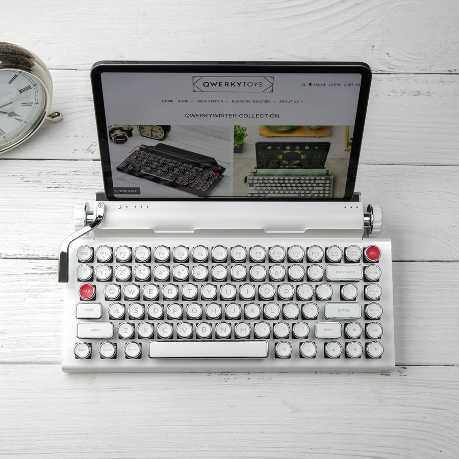 WHITE CHROME SIGNATURE QWERKYWRITER® US LAYOUT