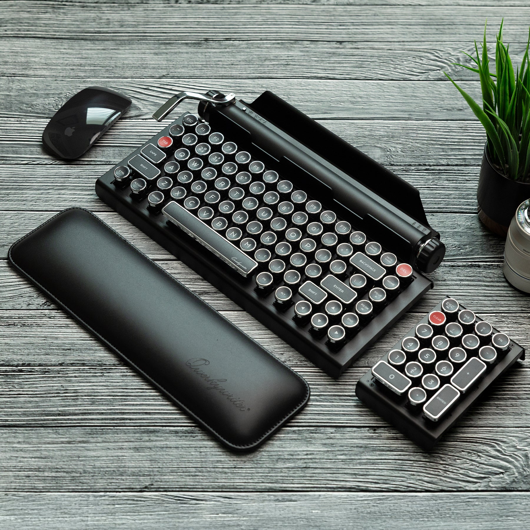 QWERKYWRITER® 2 Black Chrome Edition | Retro Typewriter Mechanical