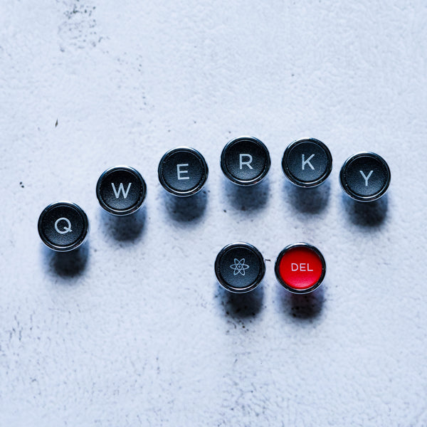 Replacement keycap 2 Replacement keycap 1